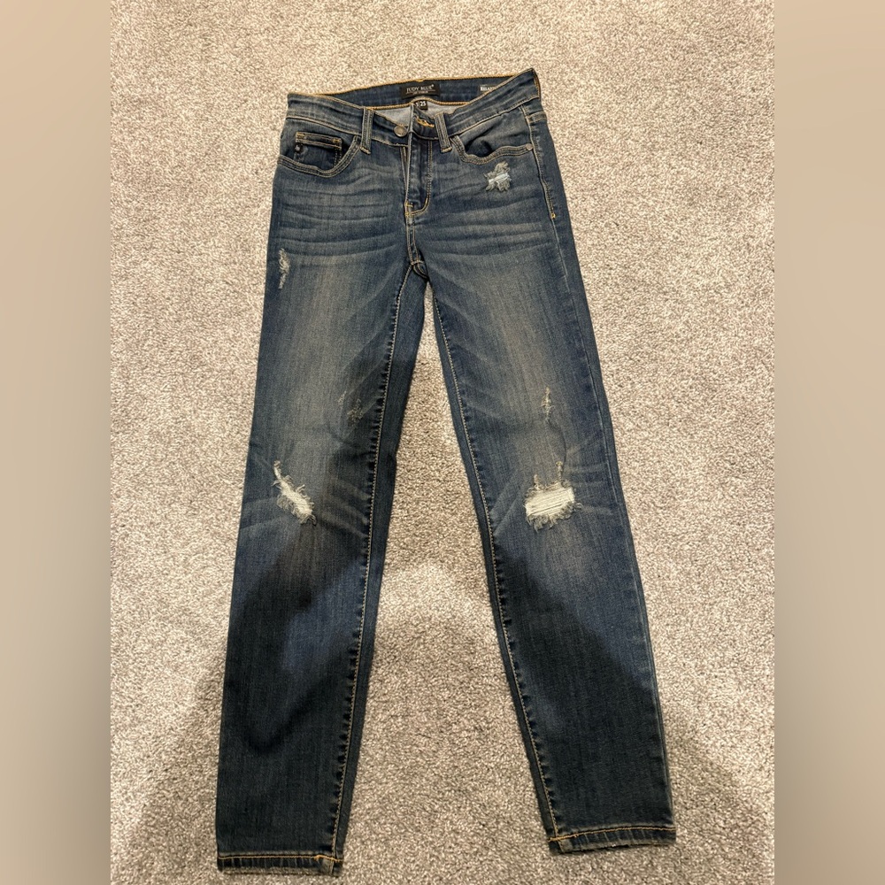 Judy Blue Adelene Mid Rise Girlfriend Cuffed Distressed Jean NWT